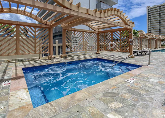 Ocean & Diamond Head View Studio At Waikiki